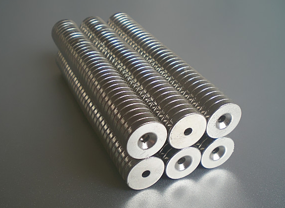 Advantages and disadvantages of nickel coating on neodymium magnets
