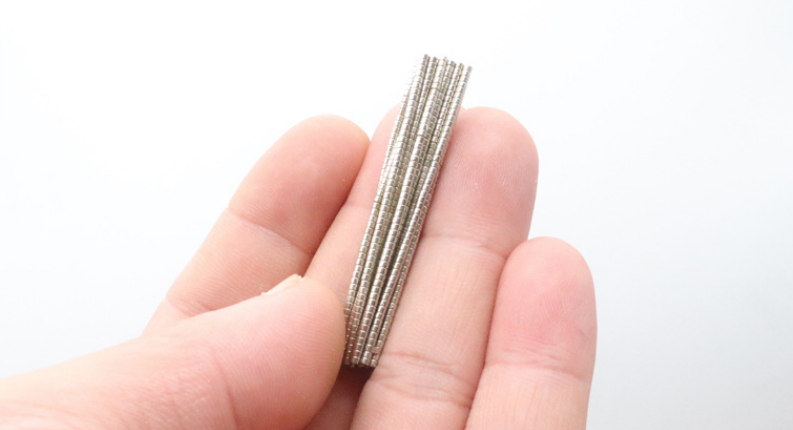 Ultra Small Round Powerful Magnet 1.5x1mm N52 - Micro Tiny Magnets -  Courage magnet supplier
