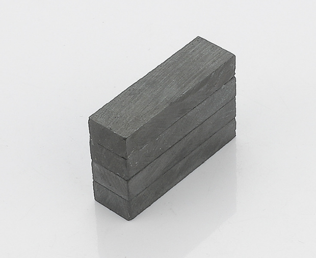 Ordinary ferrite block magnet
