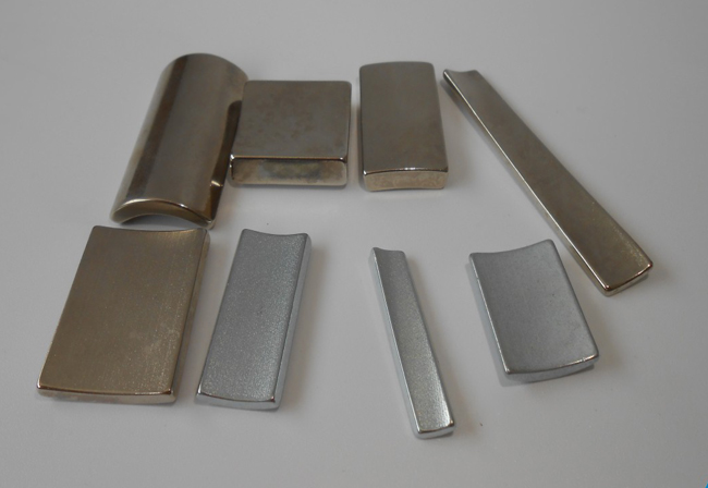 Neodymium arc segmented magnet