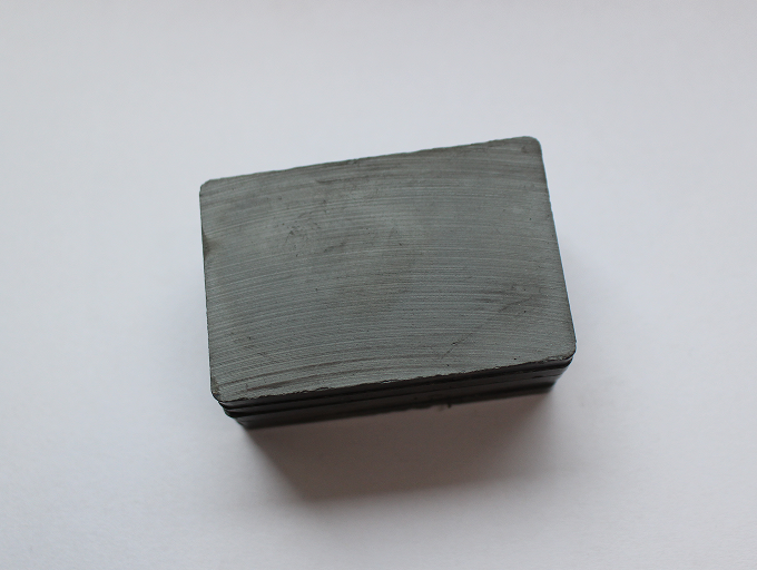 Strong ceramic ferrite block