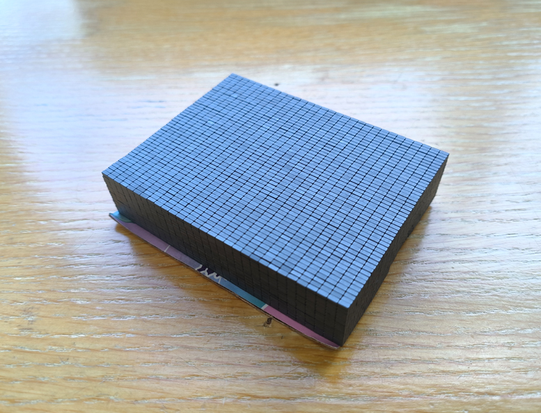 1.4 x 1.4 x 3 mm rectangular sintered ferrite magnets