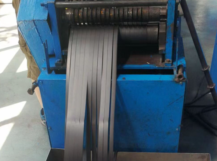 Flexible rubber soft magnetic strip