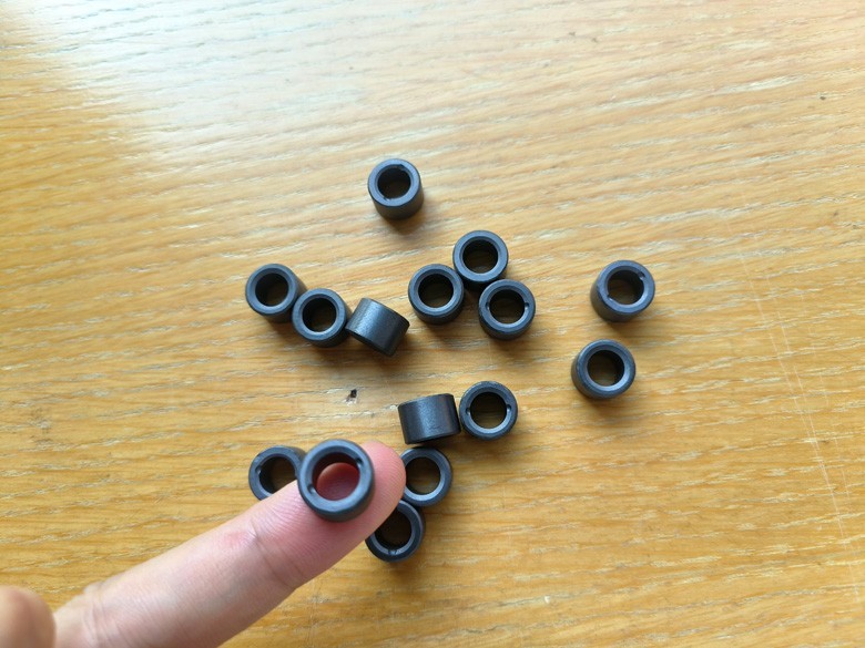 Ferrite material multipole magnetic ring